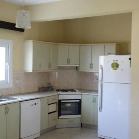 A Big With A Private Pool/ Havuzlu Genis Apartman
