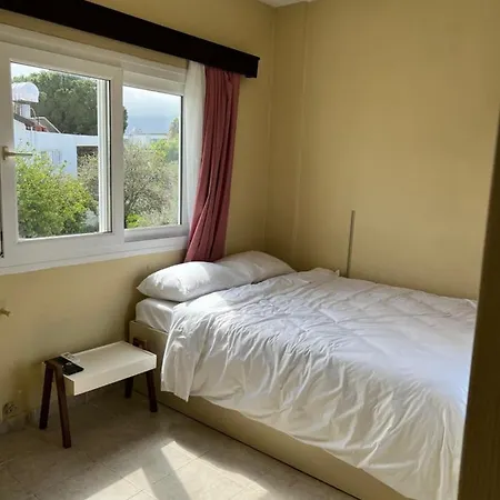 Apartman A Big With A Private Pool/ Havuzlu Genis Ájosz Epíktitosz