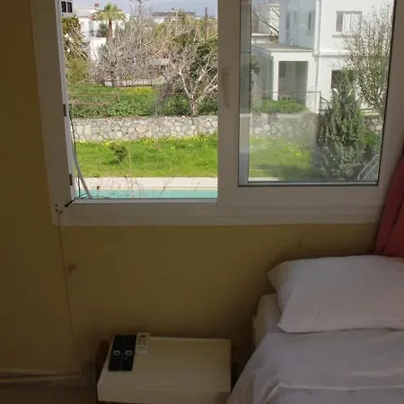 A Big With A Private Pool/ Havuzlu Genis *
